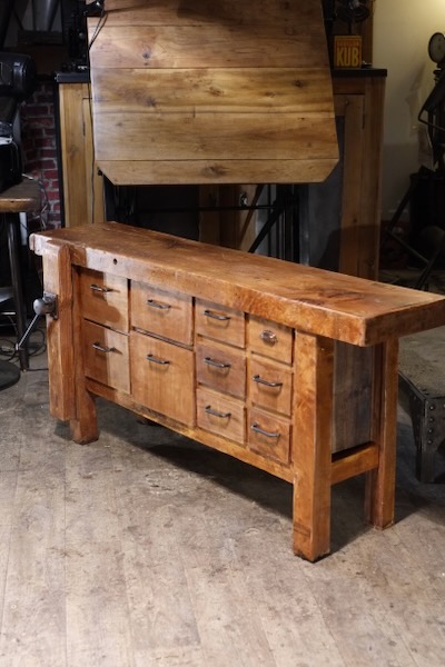 meuble de metier ancien etabli transforme en rangement